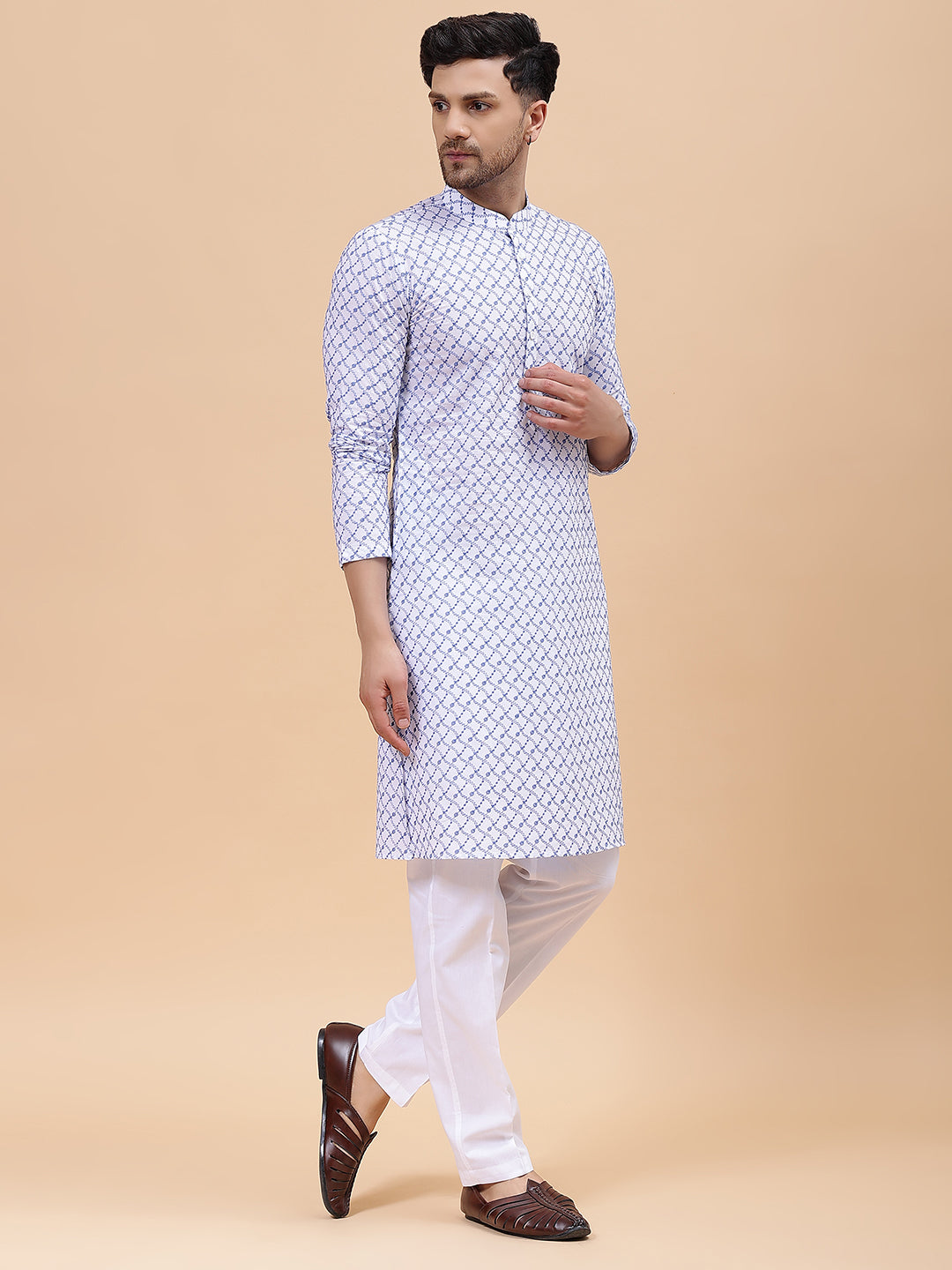 Men White & Blue Pure Cotton Embroidered Straight Kurta