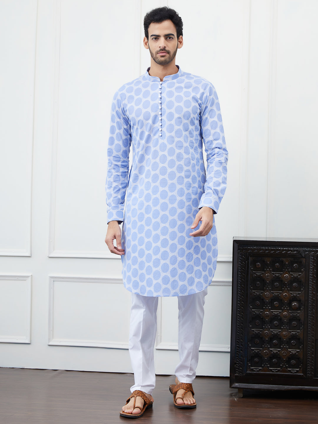 Men Blue And White Embroidered Cotton Kurta Set