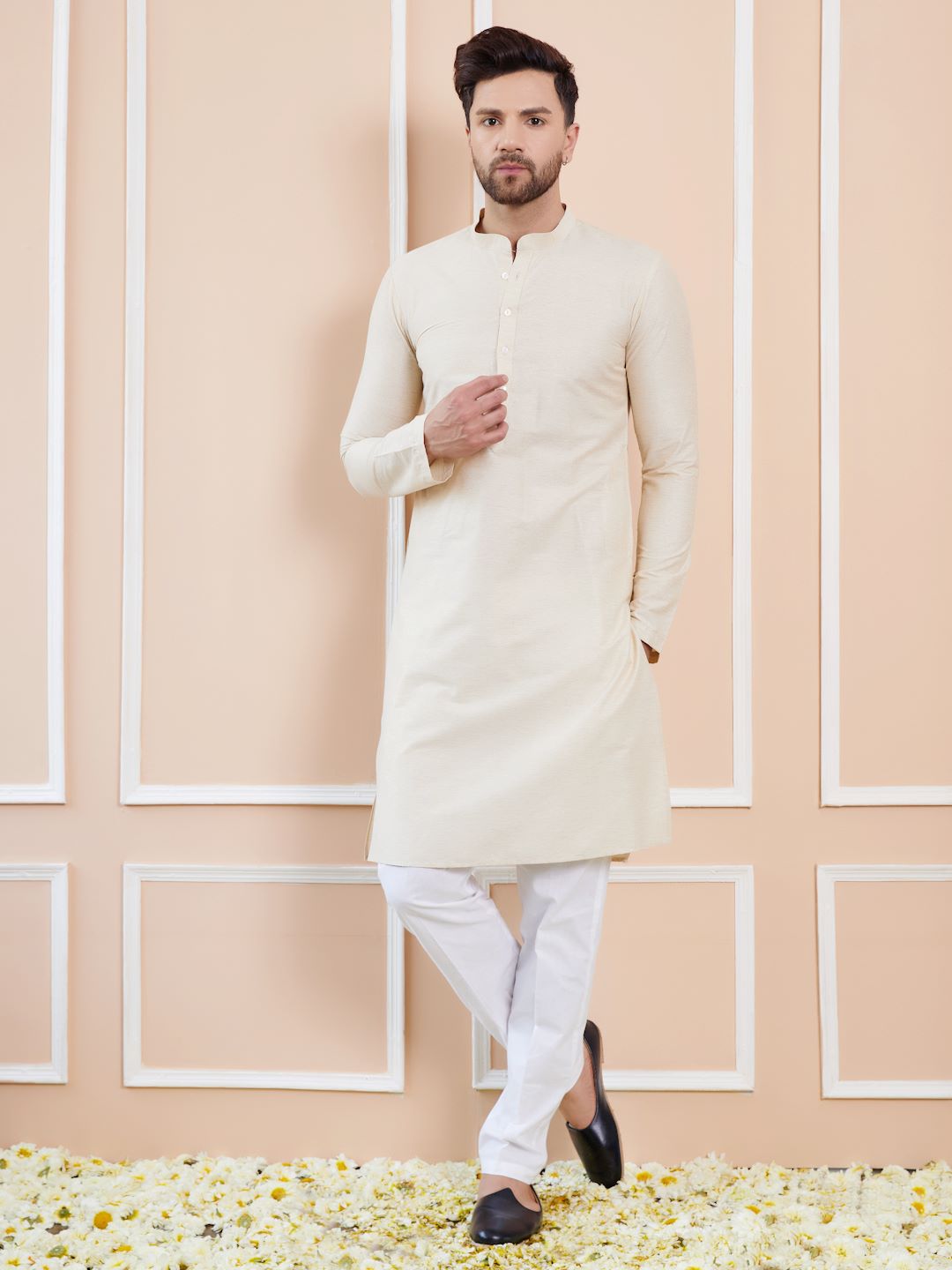 Men Ivory Cream Cotton Solid Straight Kurta With Pajama