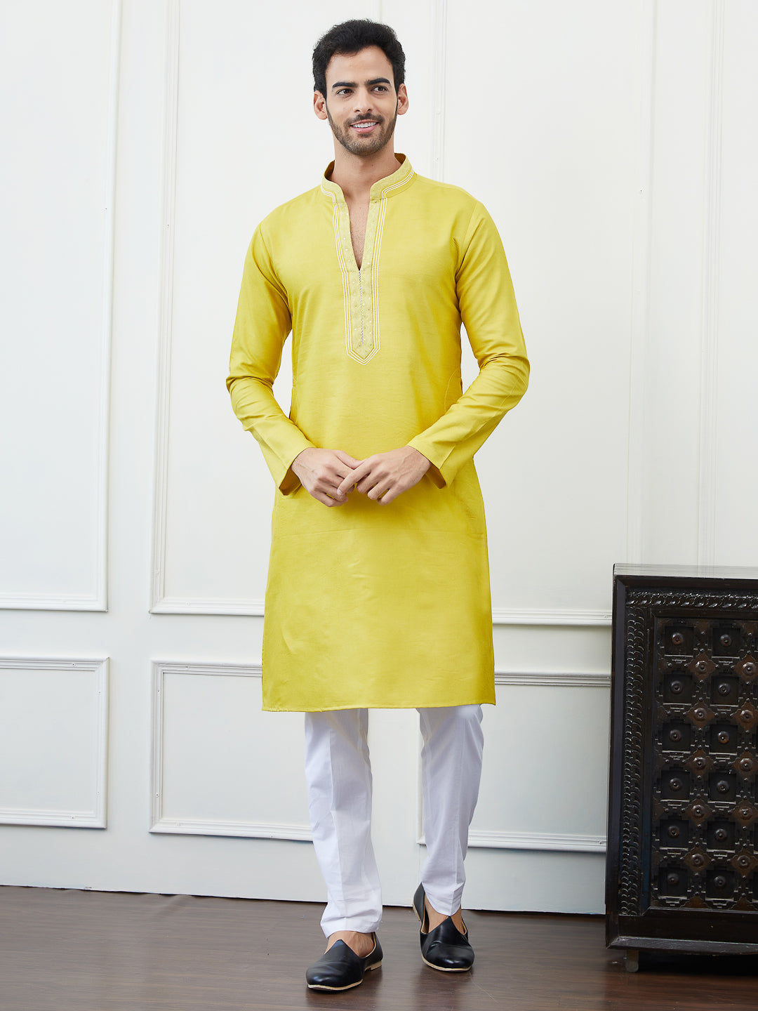 Men Mustard & Yellow Thread Work Yoke Design Cotton Kurta