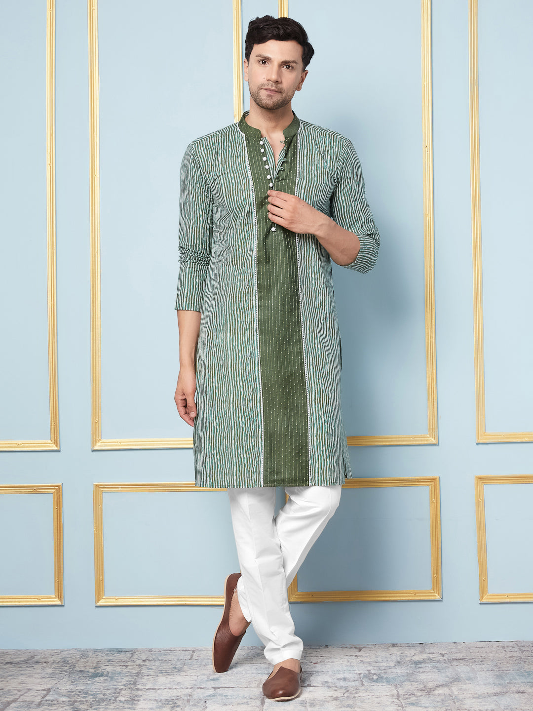 Men Green And White Strip Printed Kurta