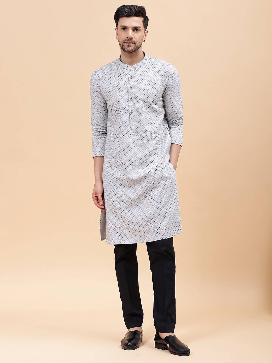 Men Silver & Black Pure Cotton Printed Straight Kurta With Pajama