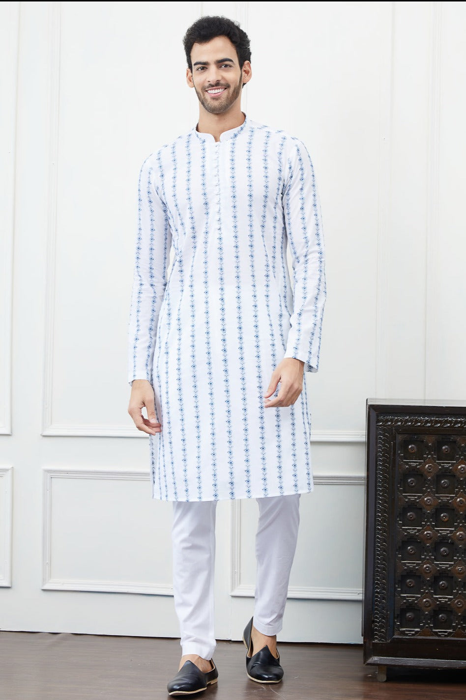 Men White And Blue Floral Chikankari Embroidery Cotton Kurta