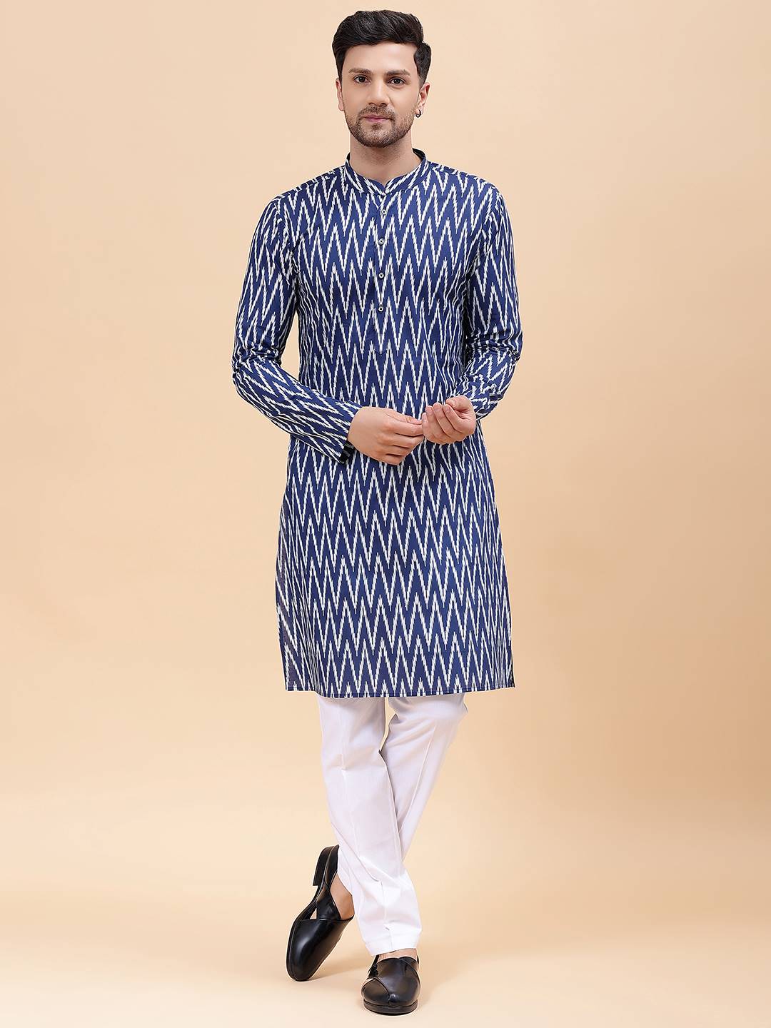 Men Navy Blue & White Pure Cotton Printed Straight Kurta With Pajama