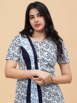 Women White with Navy Blue Printed Cotton Kurti