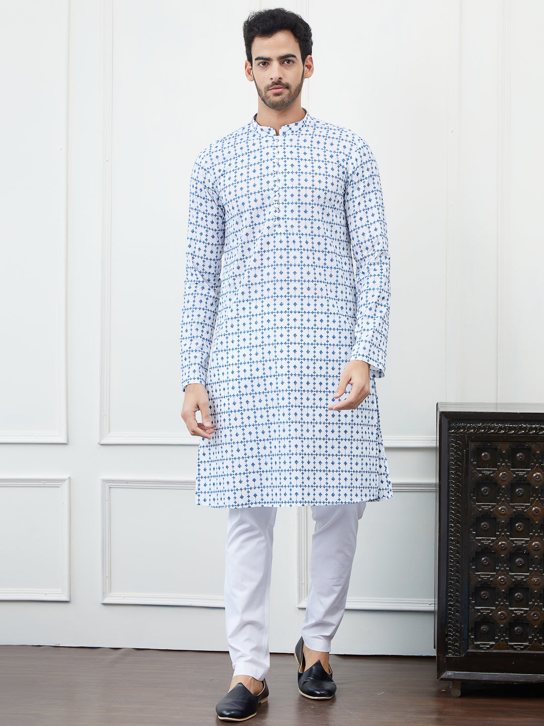 Men White And Blue Chikankari Embroidered Cotton Kurta