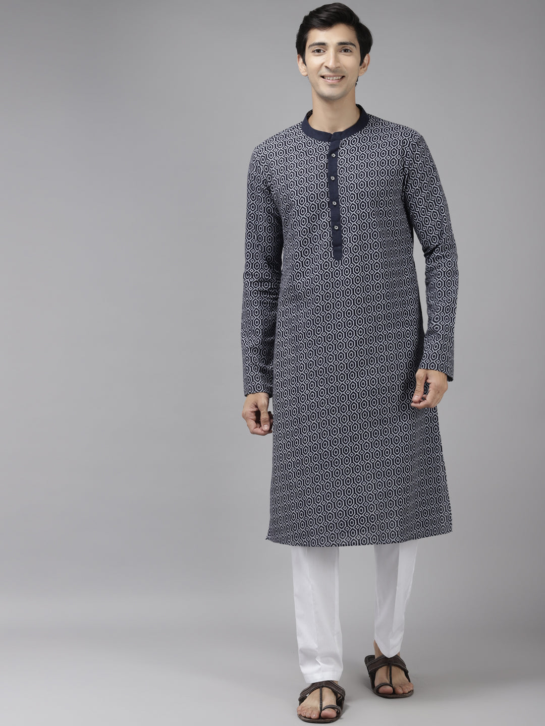 Men Indigo & White Printed Thread Work Kurta With Pajama