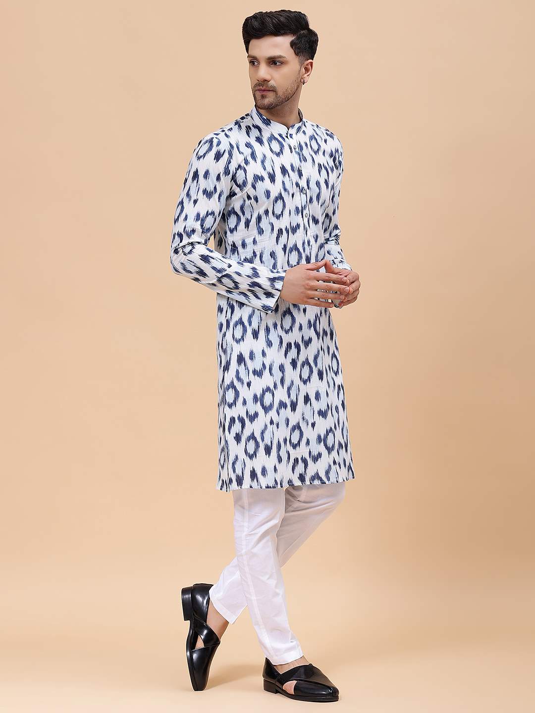 Men White & Blue Pure Cotton Printed Straight Kurta