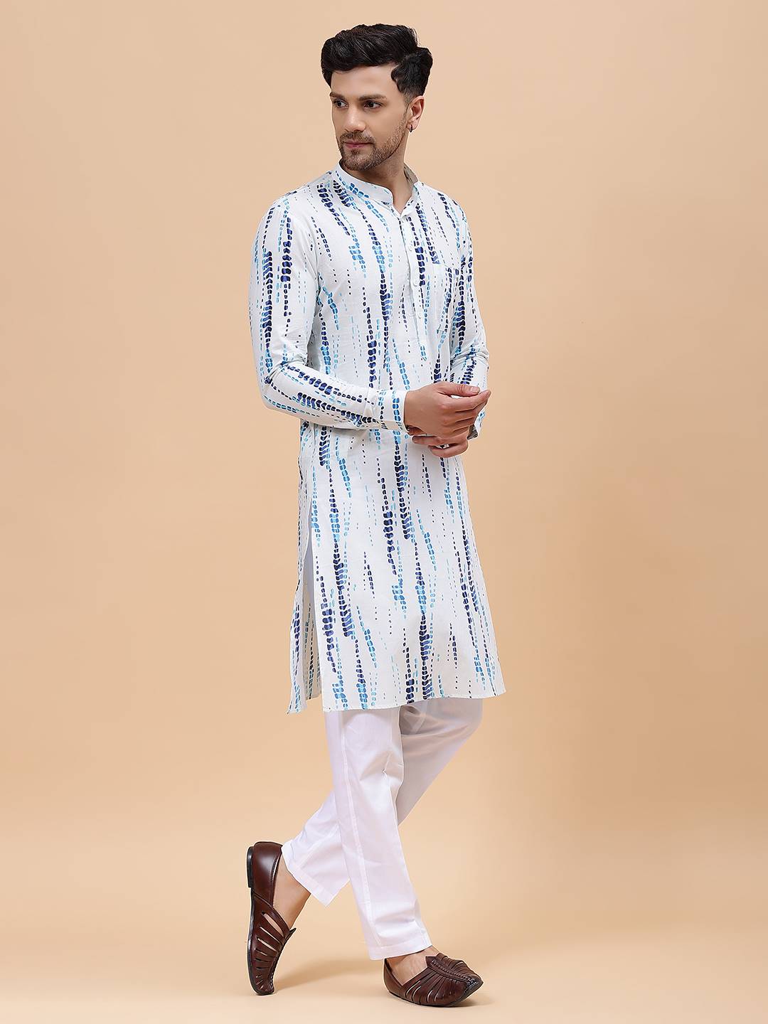 Men White & Blue Pure Cotton Printed Straight Kurta With Pajama