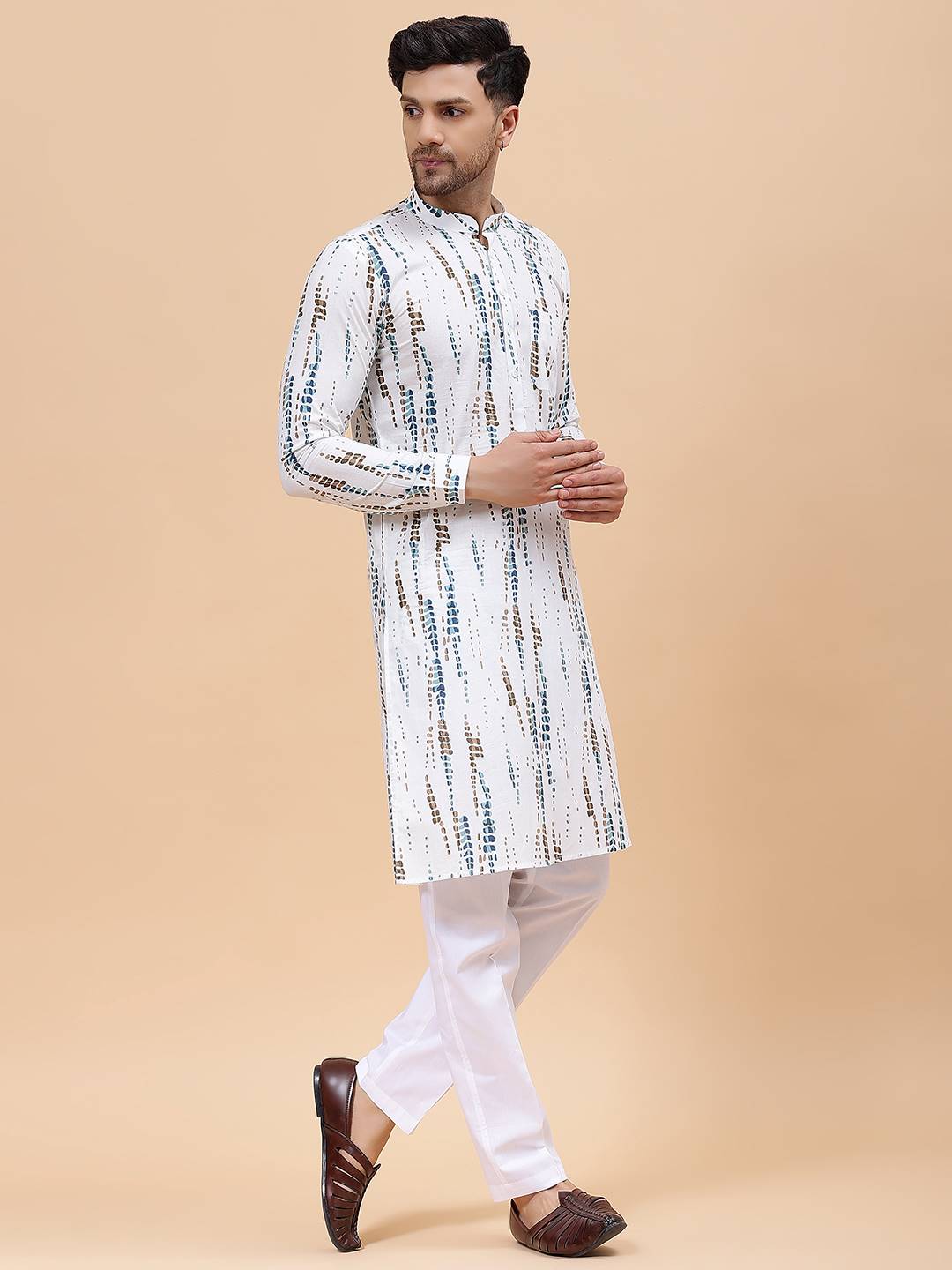 Men White & Blue Pure Cotton Printed Straight Kurta With Pajama