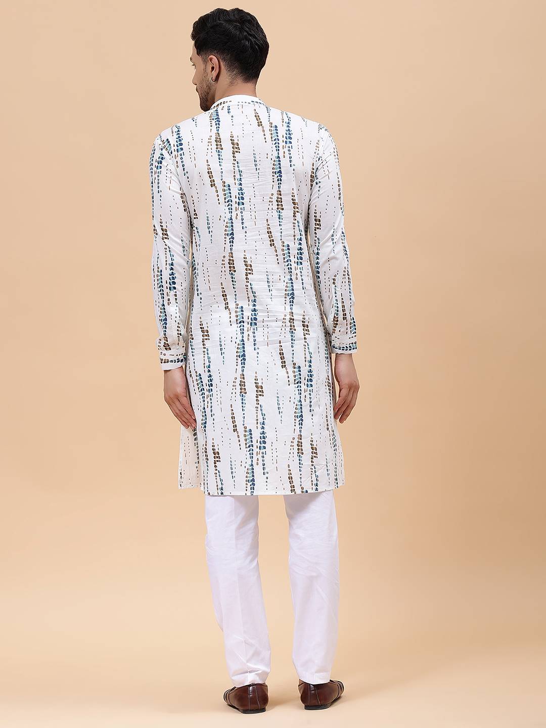 Men White & Blue Pure Cotton Printed Straight Kurta With Pajama