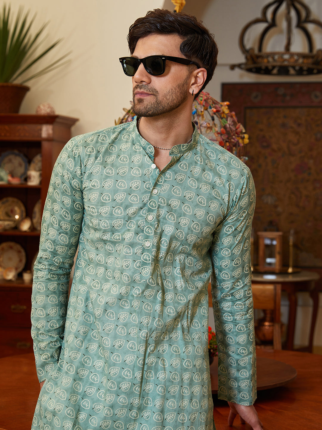 Men Green And White Cotton Leaf Print Straight Kurta