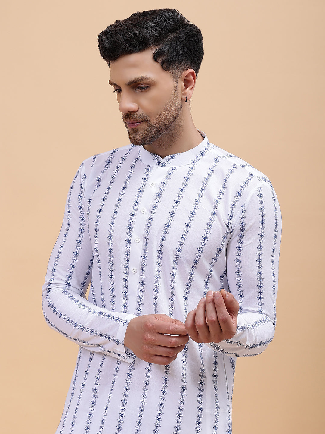 Men White & Blue Pure Cotton Embroidered Straight Kurta