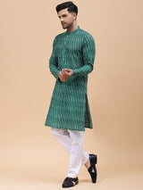 Men Green & White Pure Cotton Printed Straight Kurta With pyjama