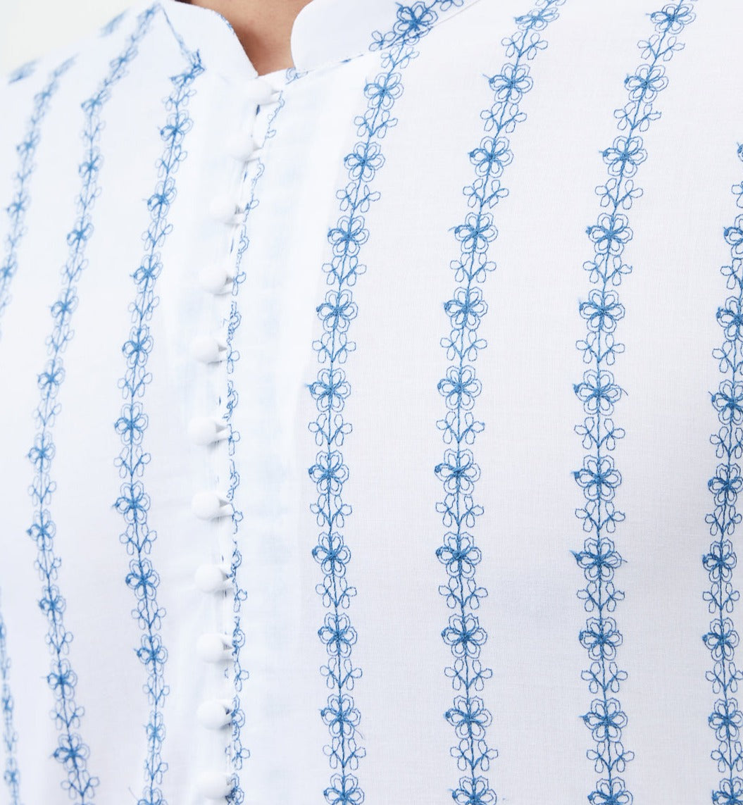 Men White And Blue Floral Chikankari Embroidery Cotton Kurta