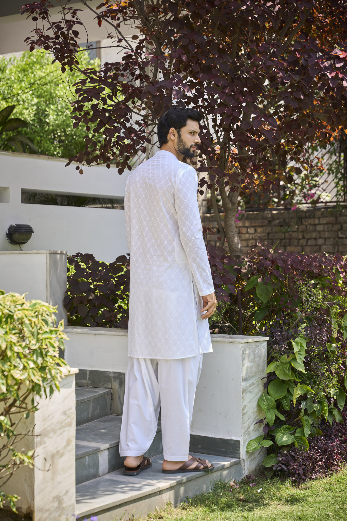 Men White Chikankari Embroidered Straight Kurta
