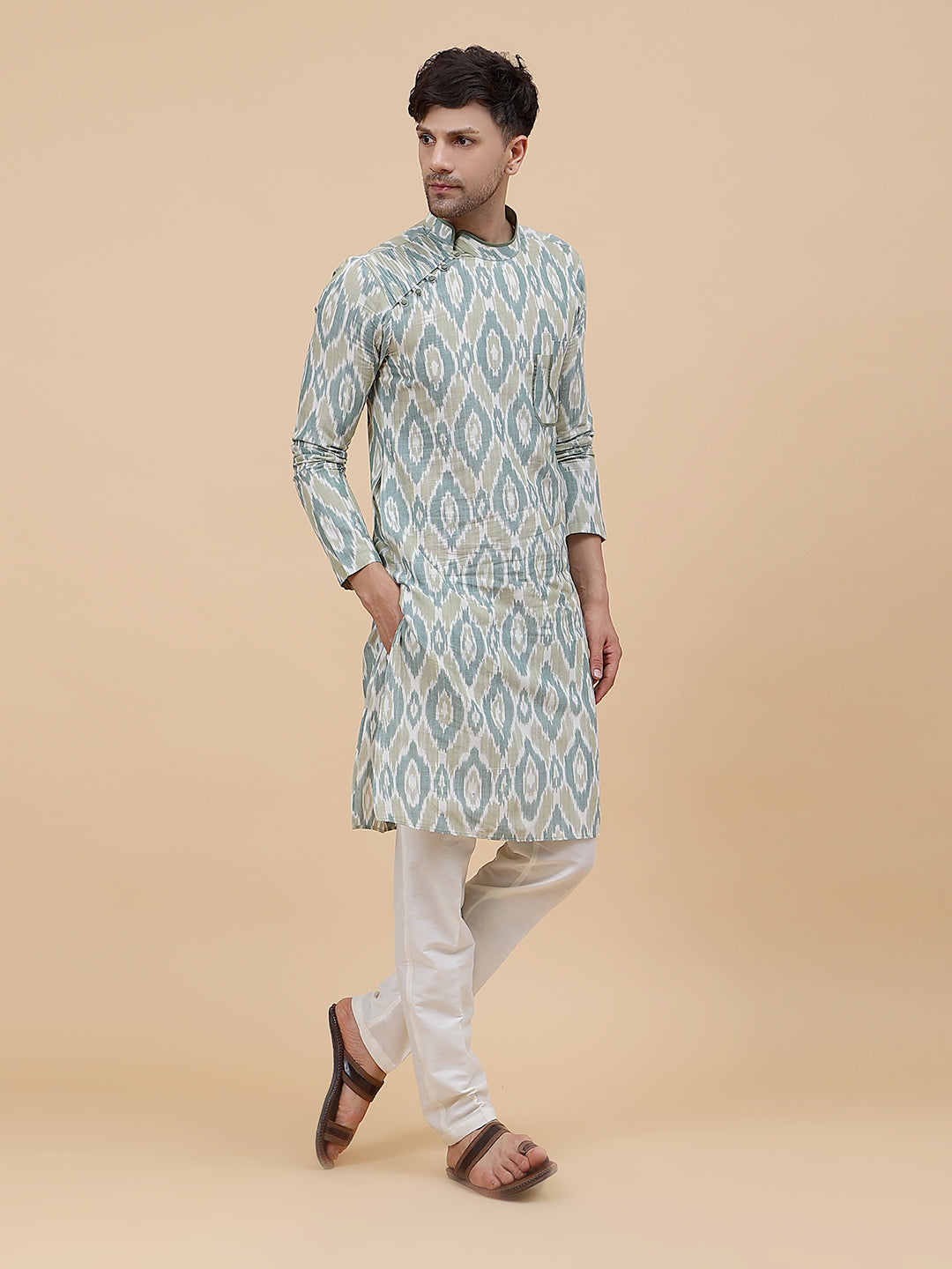 Men Multicoloured Ikat Printed Kurta With pyjama