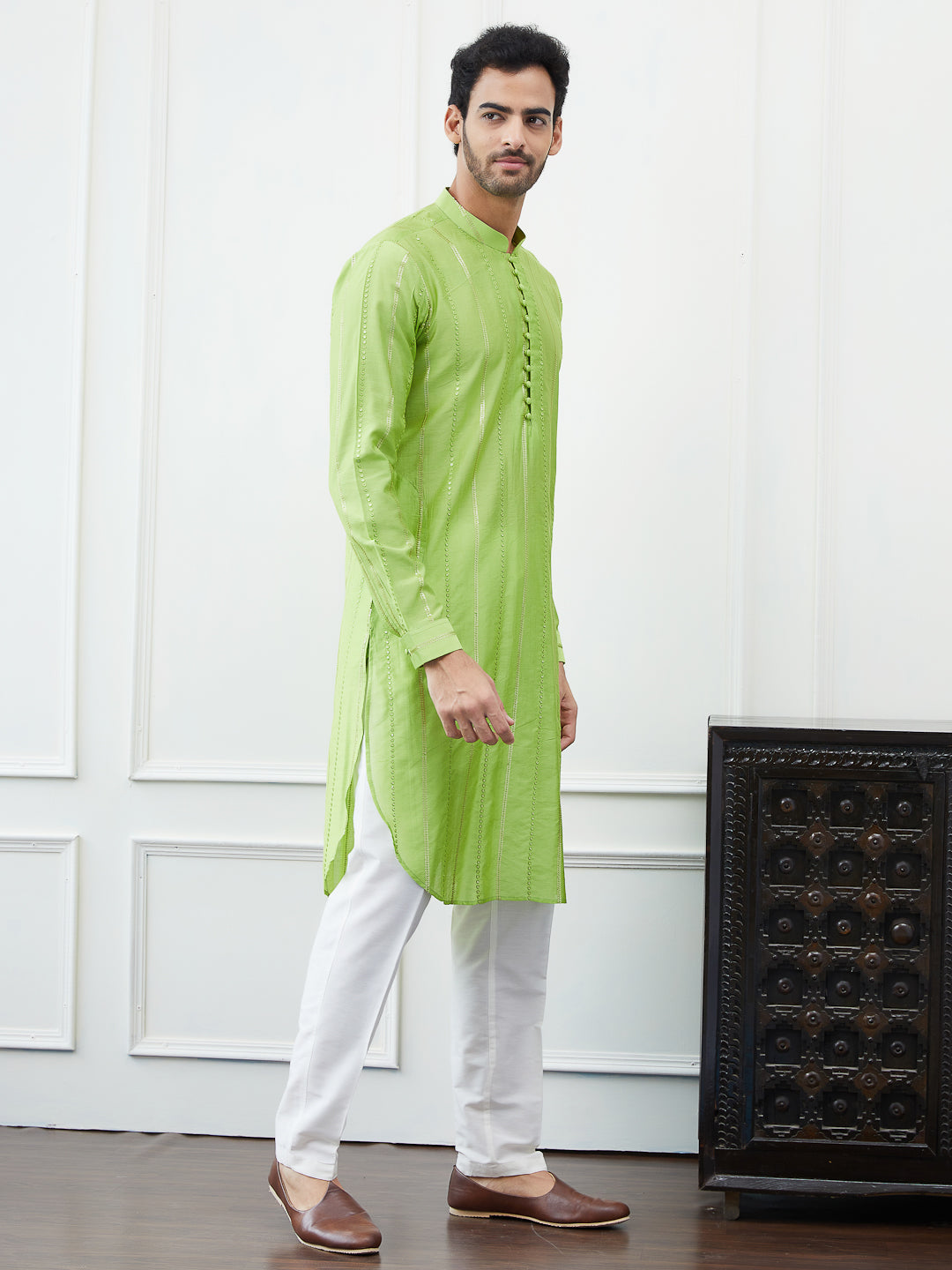 Men Green Sequinses Cotton Kurta Set