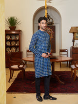 Men Navy Blue And White Cotton Leaf Print Straight Kurta