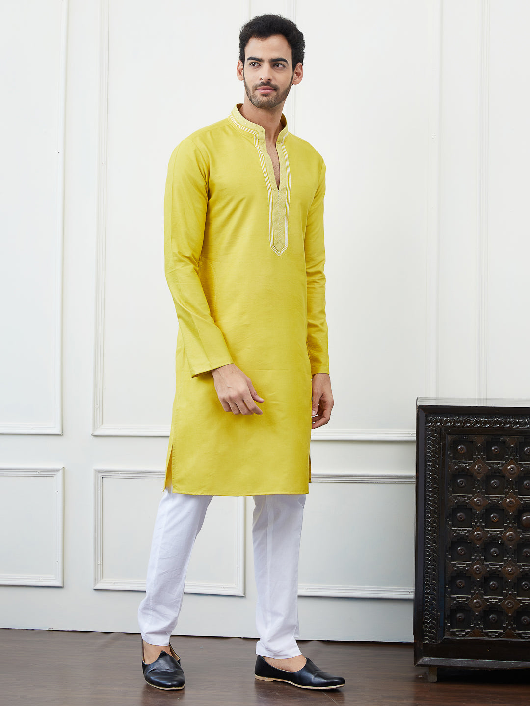 Men Mustard & Yellow Thread Work Yoke Design Cotton Kurta