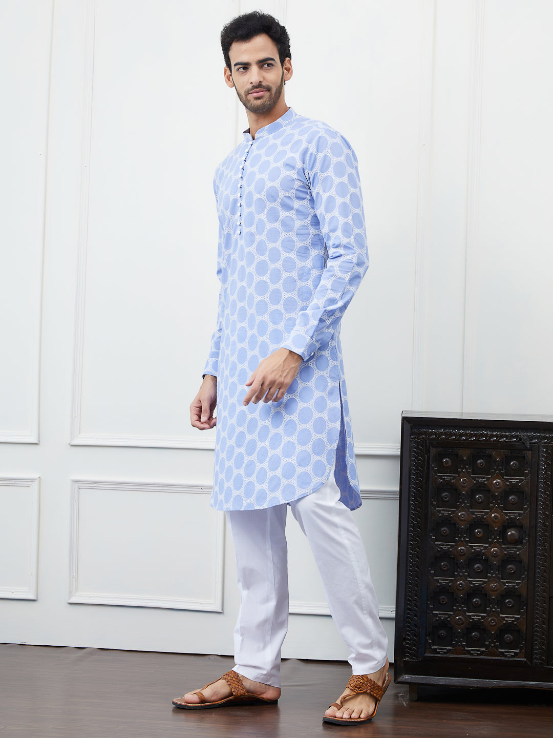 Men Blue And White Embroidered Cotton Kurta Set