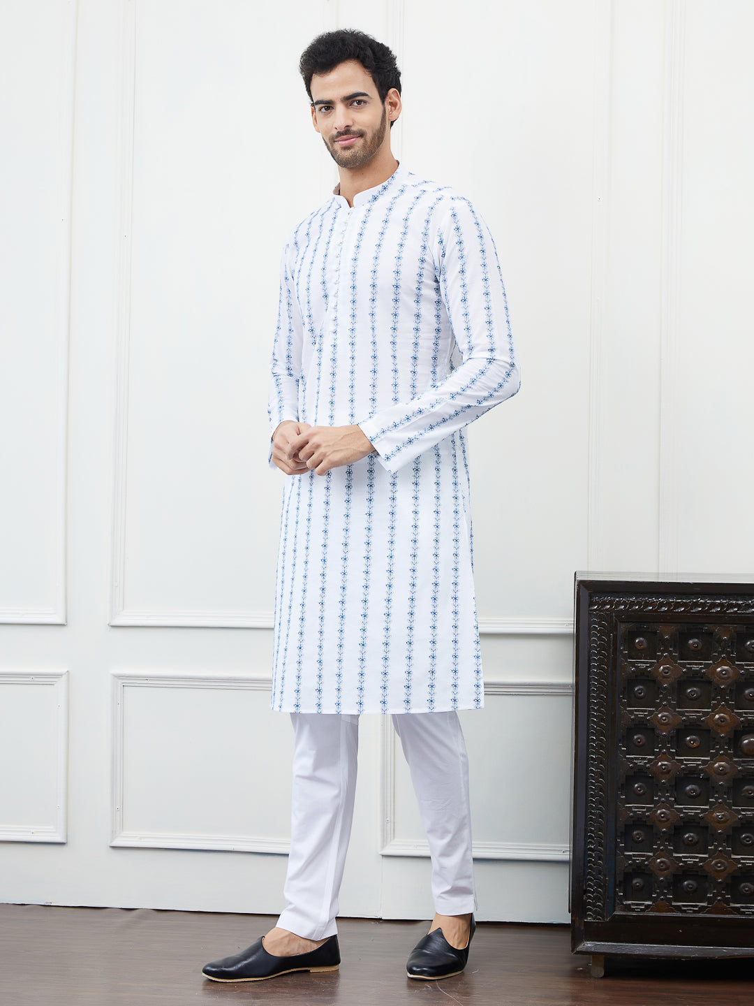 Men White And Blue Chikankari Embroidered Cotton Kurta
