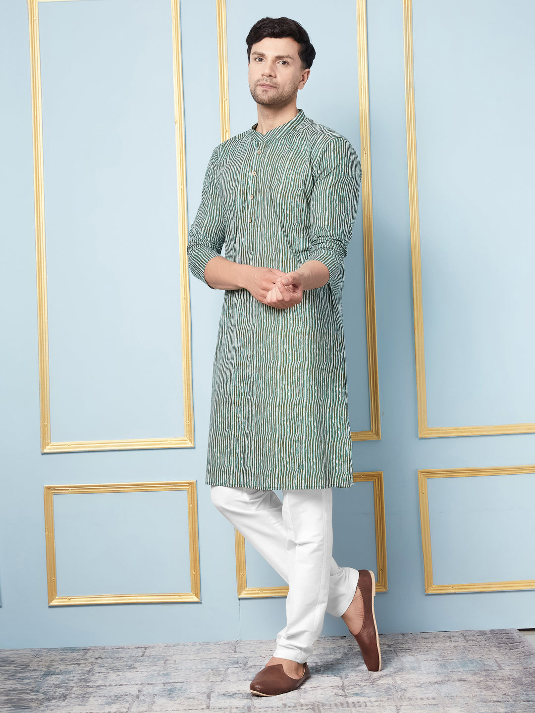 Men Green and White Printed Kurta With pyjama