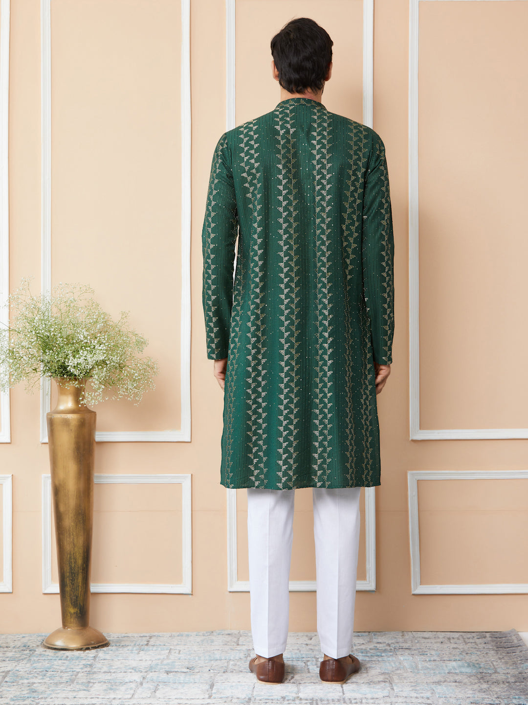 Green Embroidered Thread Work Sequinsed Chanderi Silk Straight Kurta with Pyjama