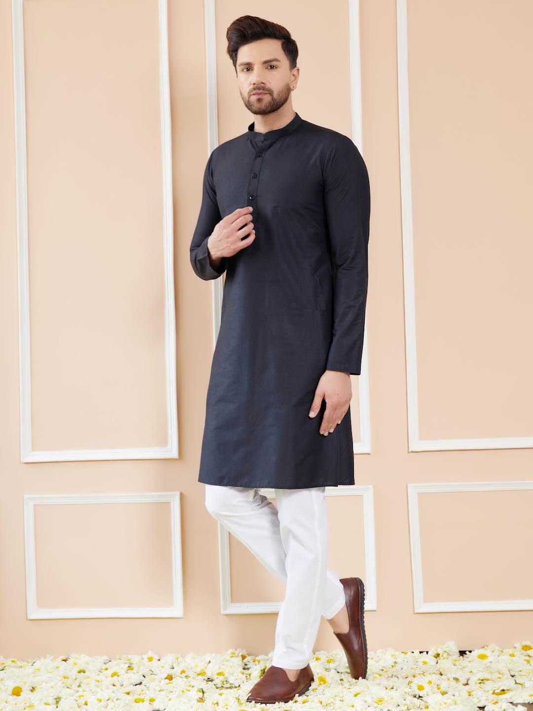 Men Black Cotton Solid Straight Kurta