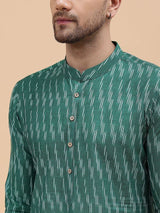 Men Green & White Pure Cotton Printed Straight Kurta With pyjama