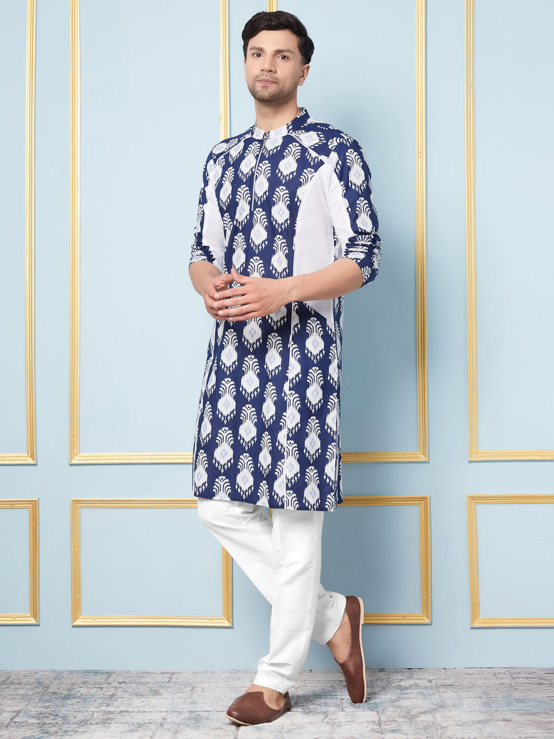Men Blue and White Printed Kurta With pyjama