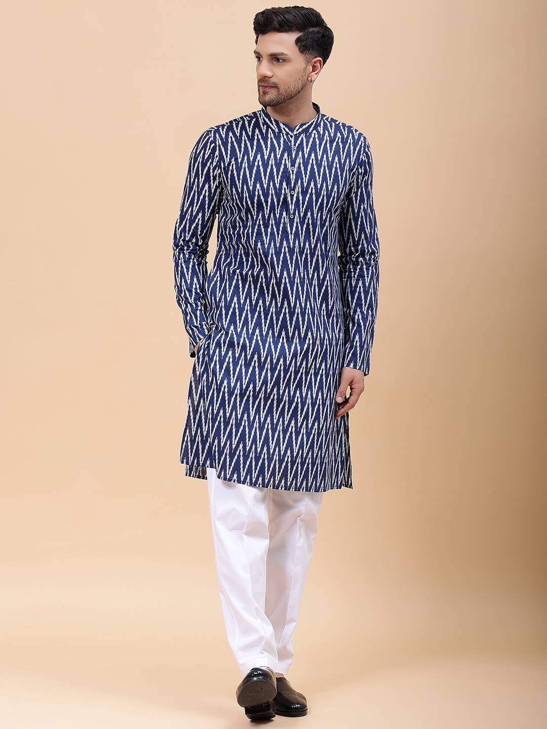 Men Navy Blue & White Pure Cotton Printed Straight Kurta With Pajama