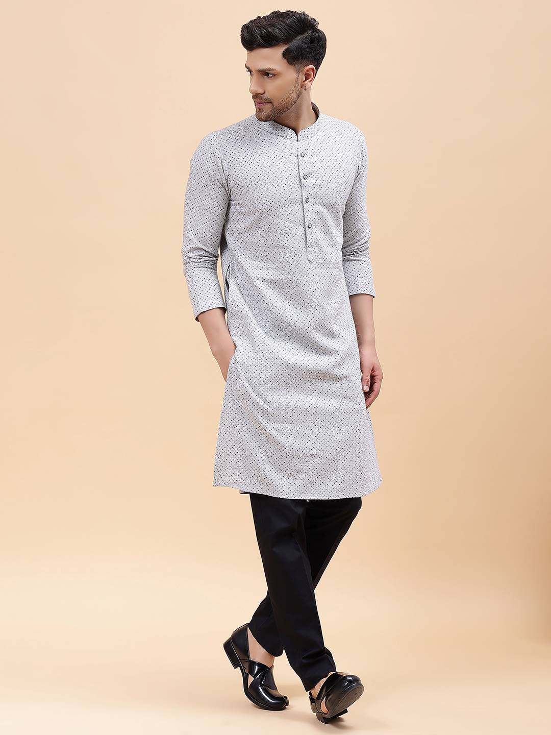 Men Silver & Black Pure Cotton Printed Straight Kurta With Pajama