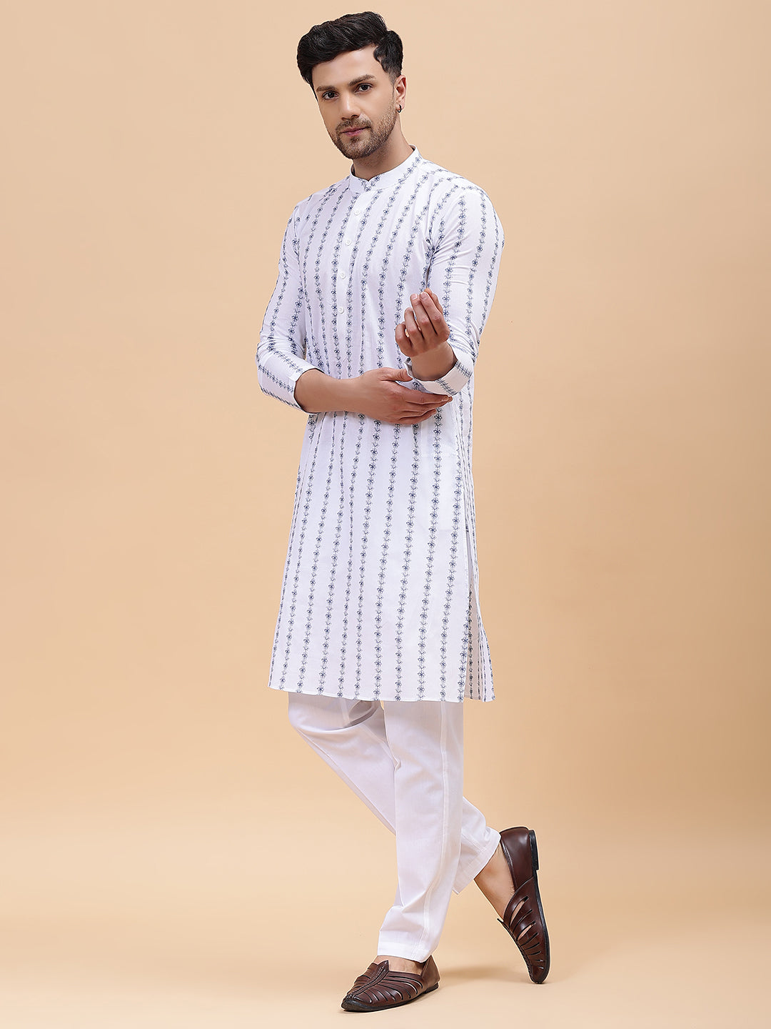 Men White & Blue Pure Cotton Embroidered Straight Kurta