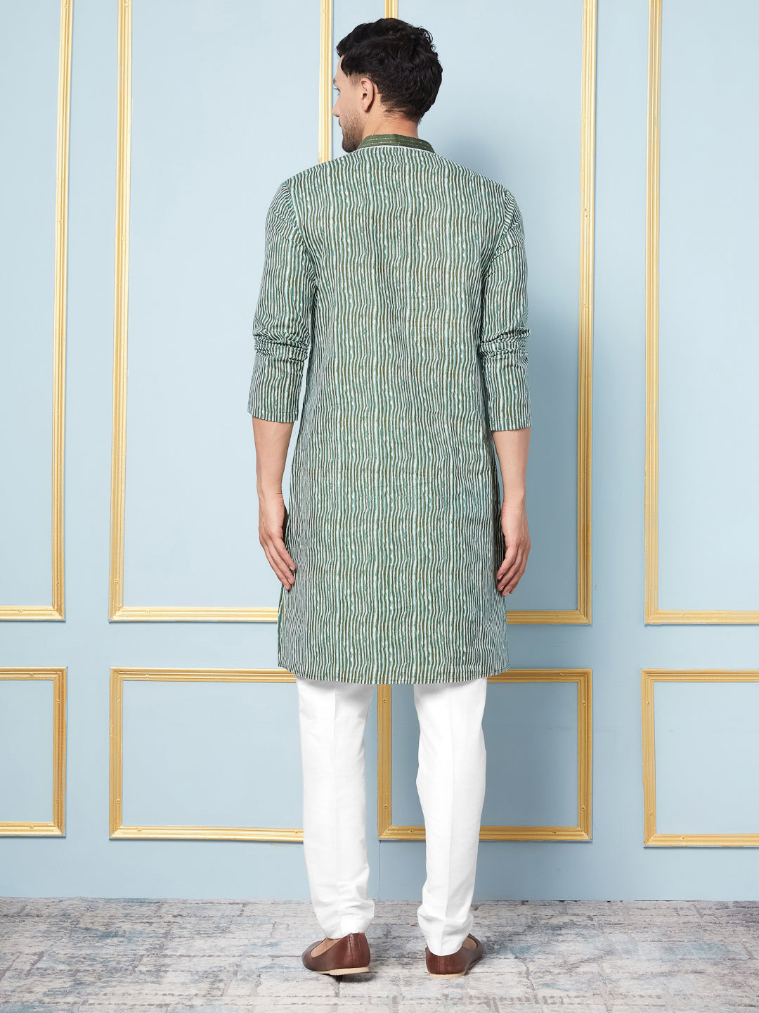 Men Green And White Strip Printed Kurta