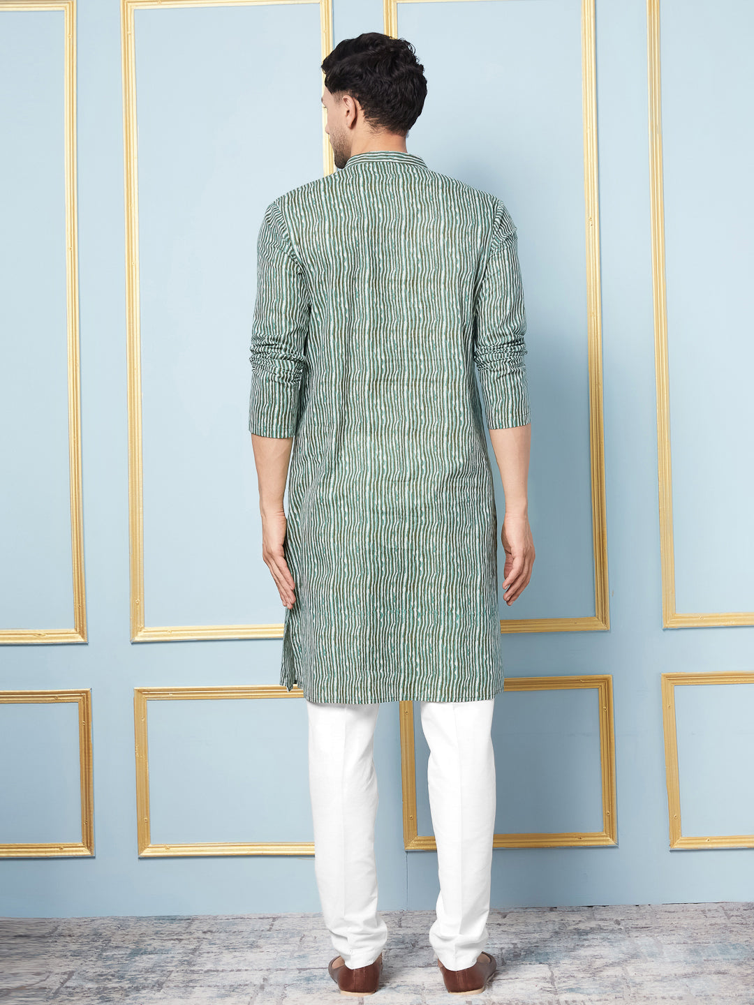 Men Green and White Printed Kurta With pyjama