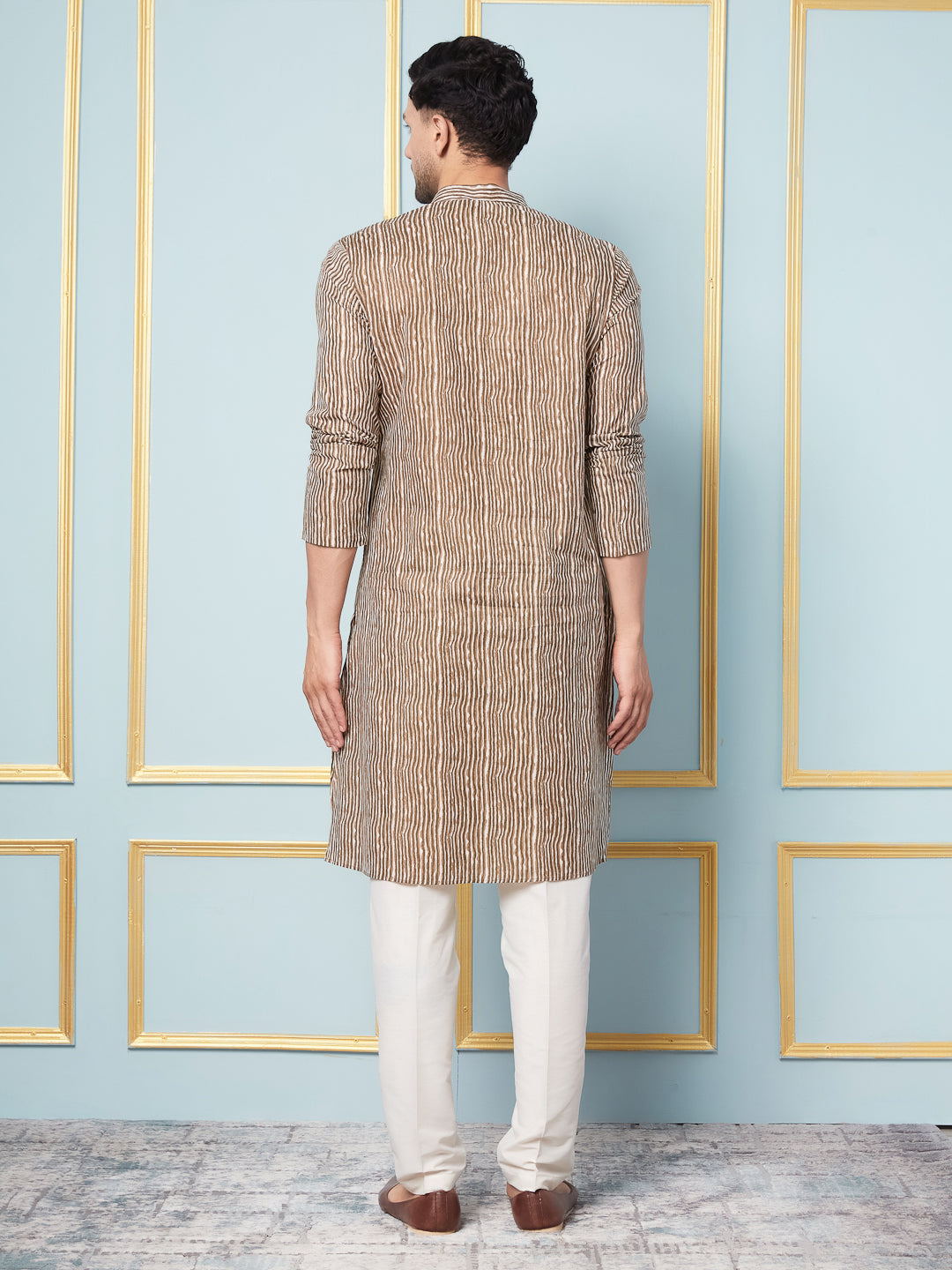 Men Brown and White Printed Kurta With pyjama