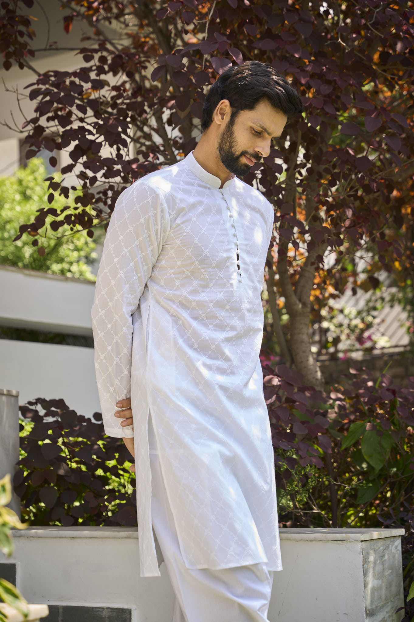 Men White Chikankari Embroidered Straight Kurta
