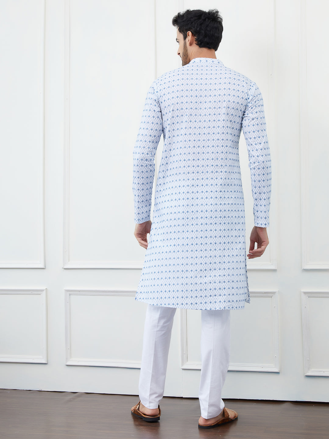 Men White And Blue Chikankari Embroidered Cotton Kurta