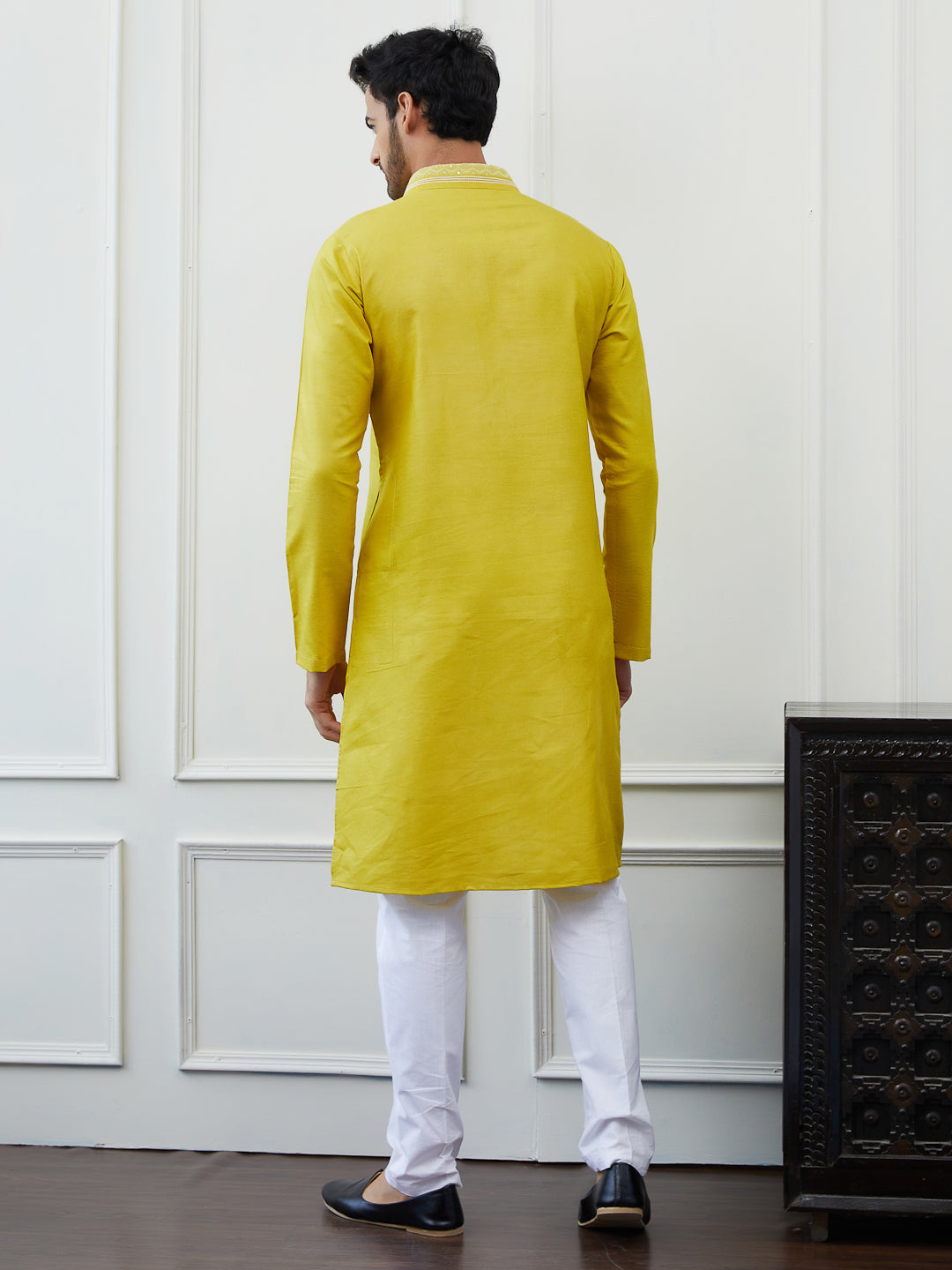 Men Mustard & Yellow Thread Work Yoke Design Cotton Kurta