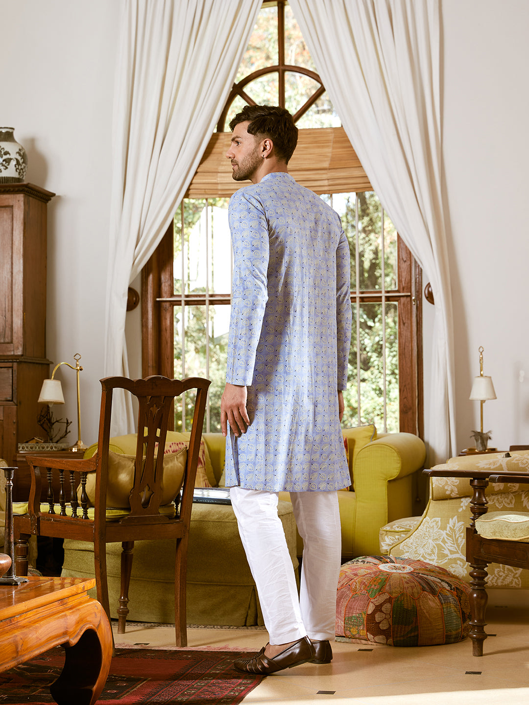 Men Sky Blue And White Cotton Leaf Print Straight Kurta