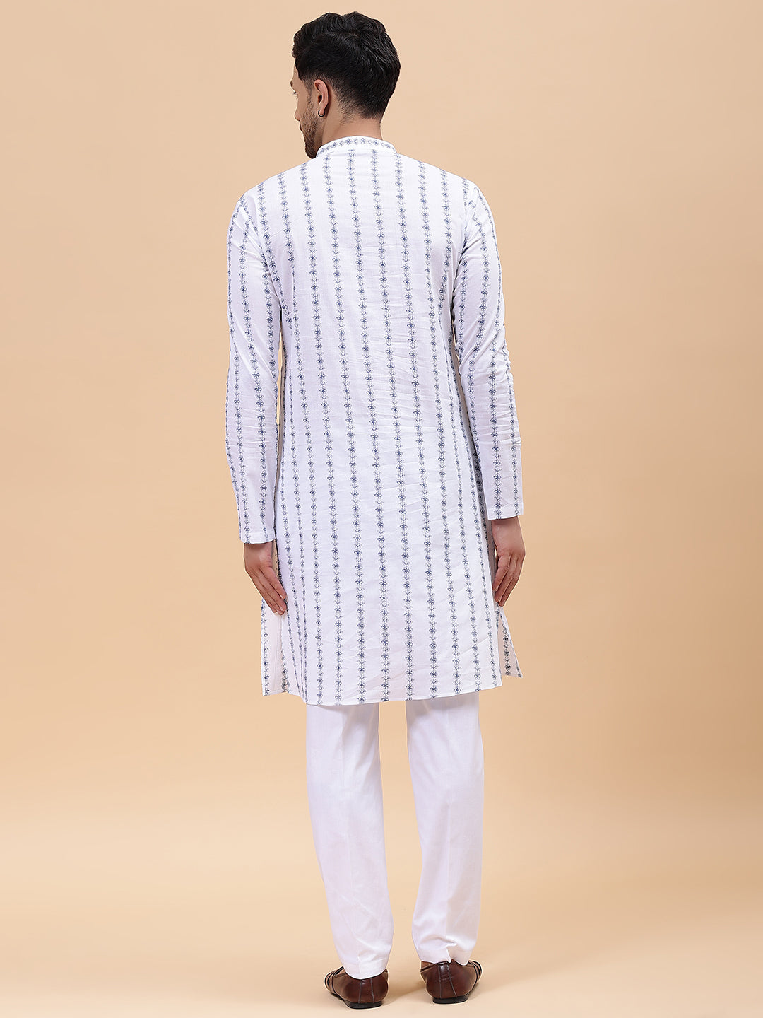 Men White & Blue Pure Cotton Embroidered Straight Kurta