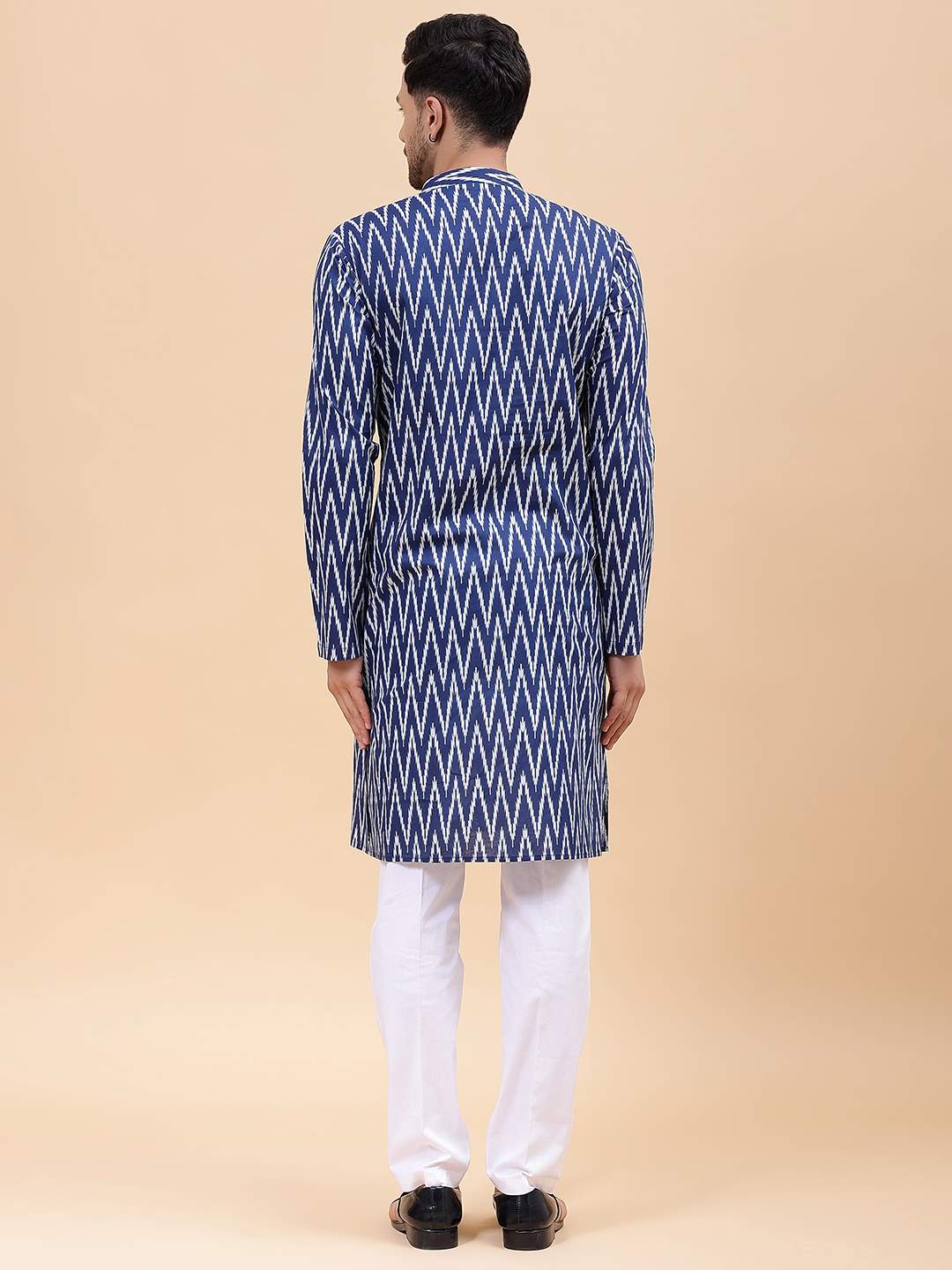 Men Navy Blue & White Pure Cotton Printed Straight Kurta With Pajama