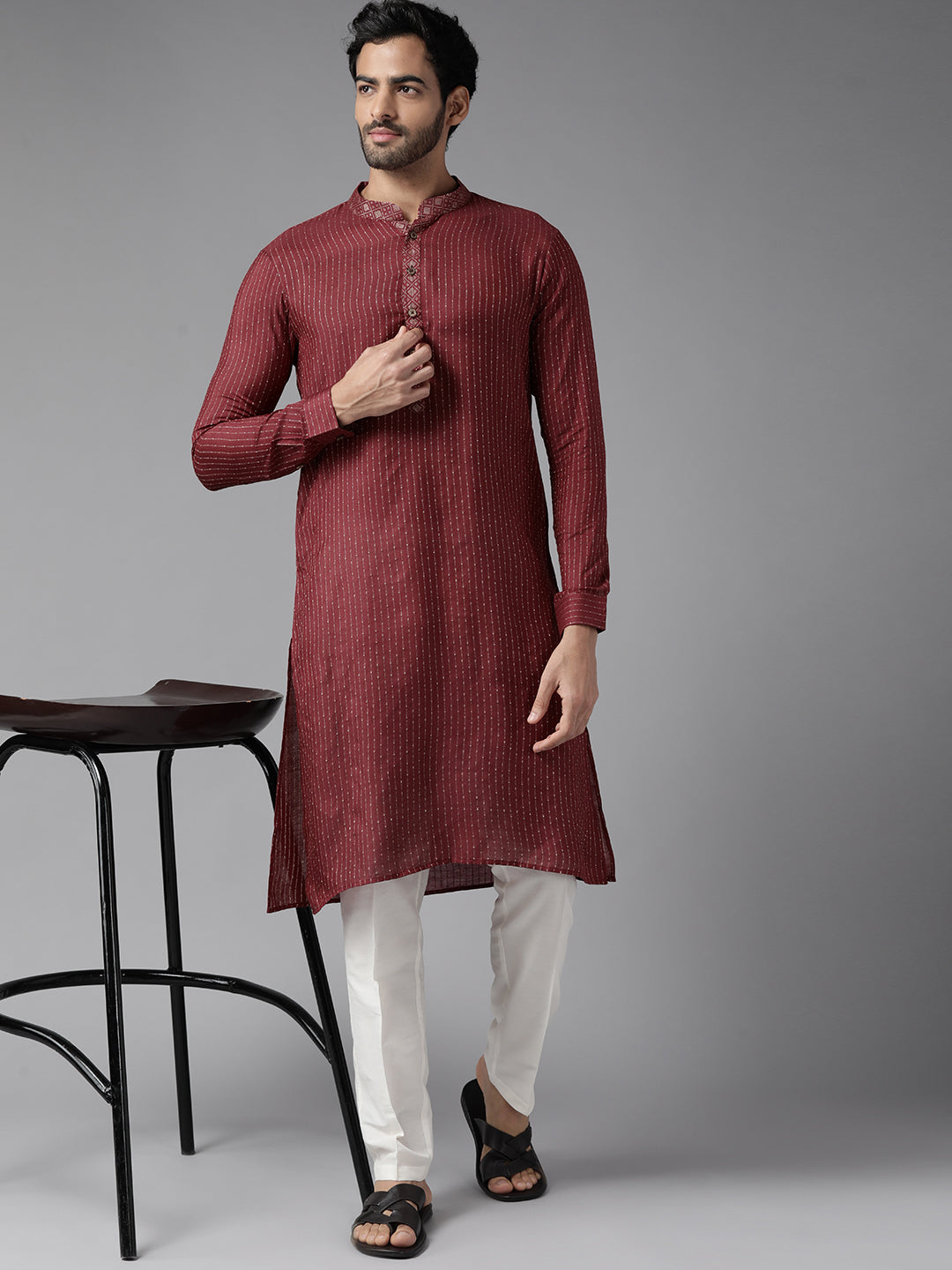 Men Maroon & Gold-Toned Woven Design Kurta With Pajama