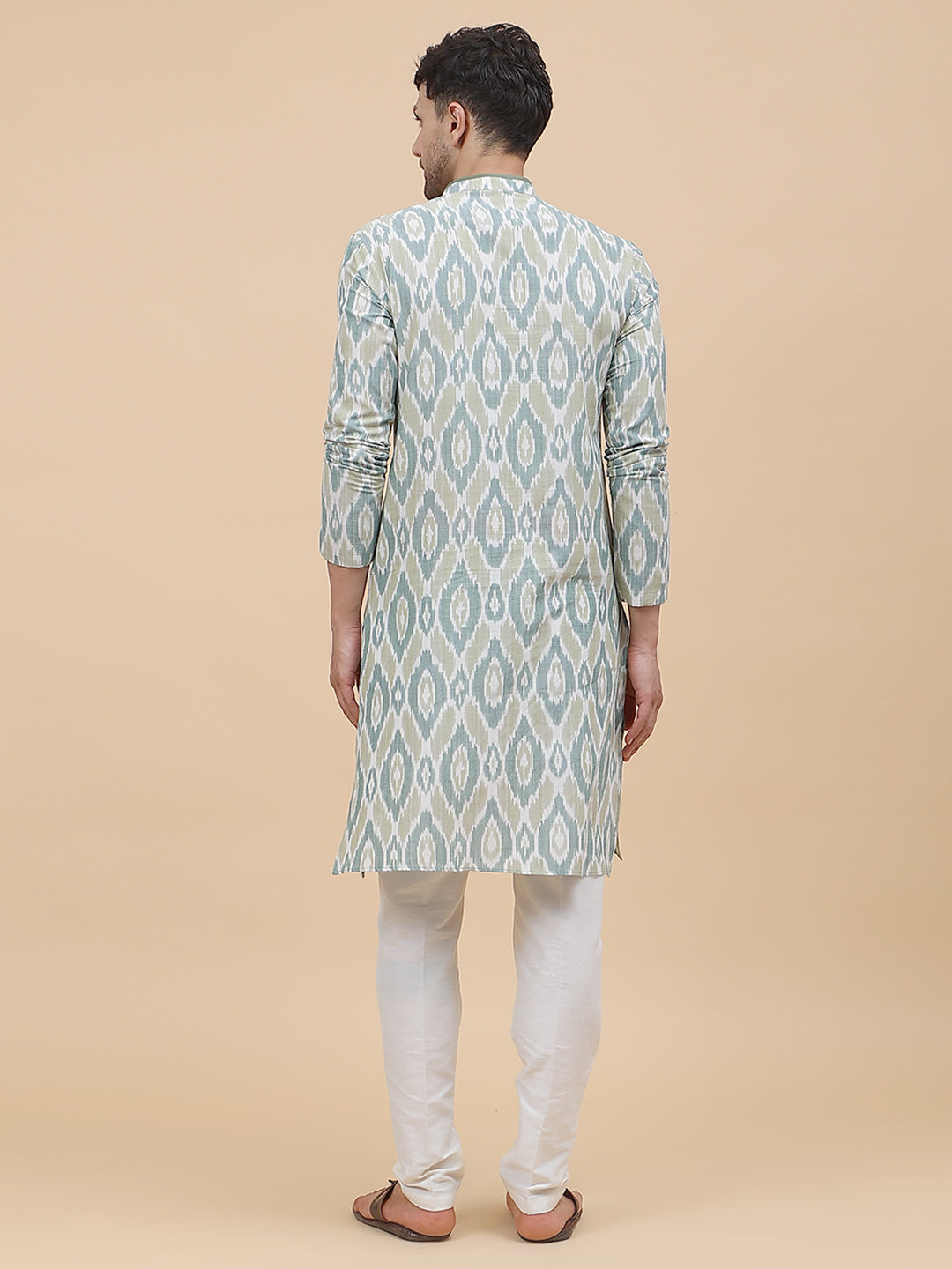 Men Multicoloured Ikat Printed Kurta With pyjama