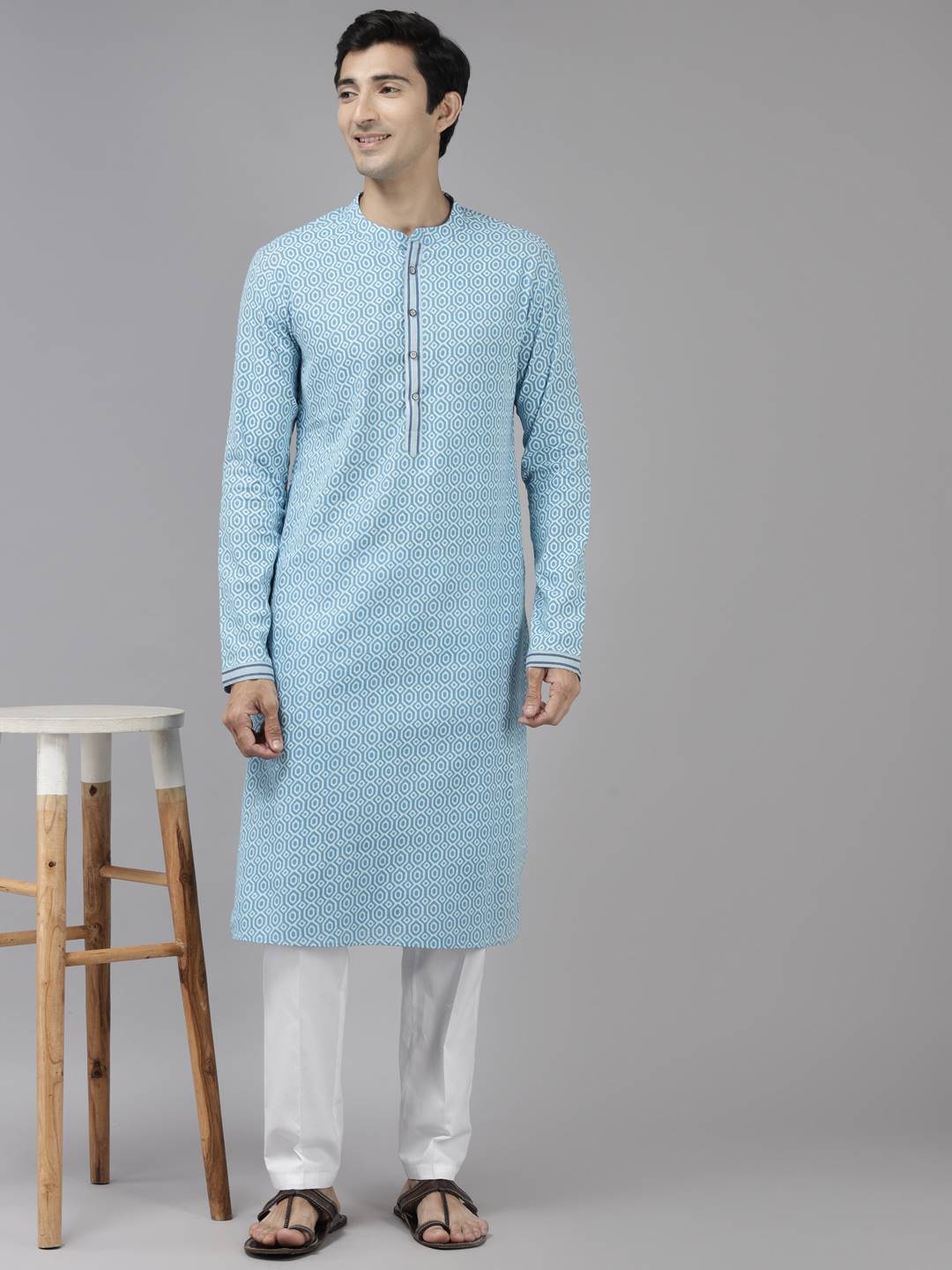 Men Blue & White Sapphire Printed Straight Kurta With Pajama