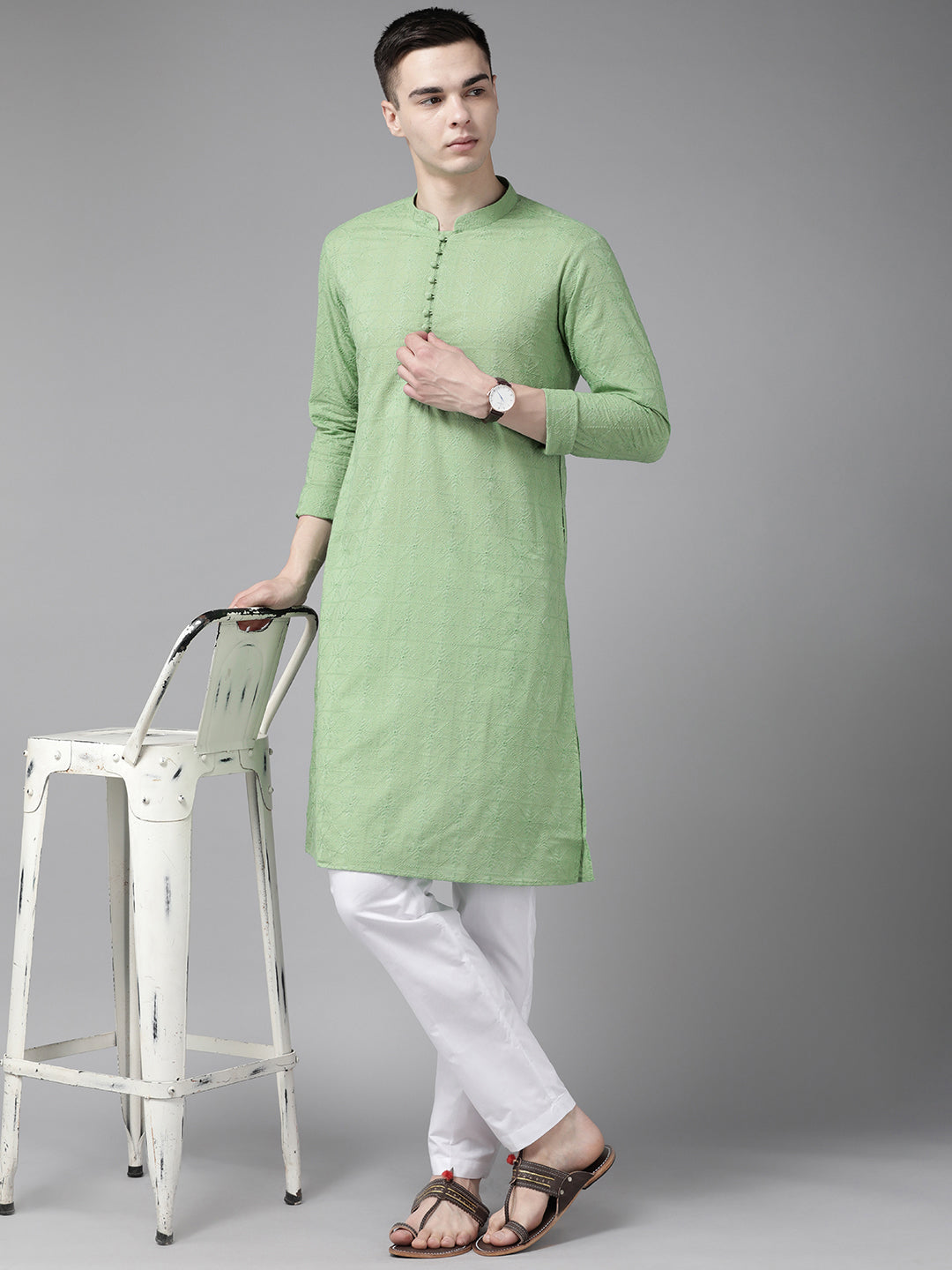 Riwaat.com Men Green Pure Cotton Chikankari Embroidered Straight Kurta Riwaat Chikankari Embroidered Mehendi