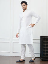 Men White Solid Yoke Design Embroidery Cotton Kurta