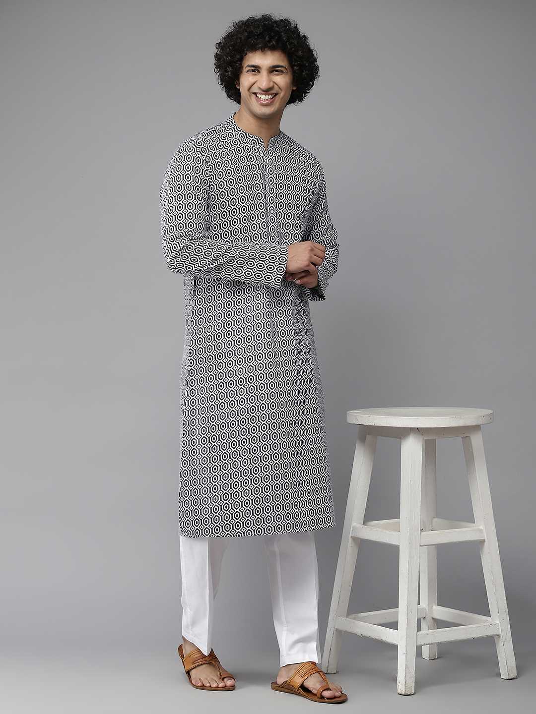 Men Black & White Printed Pure Cotton Straight Kurta With Pajama