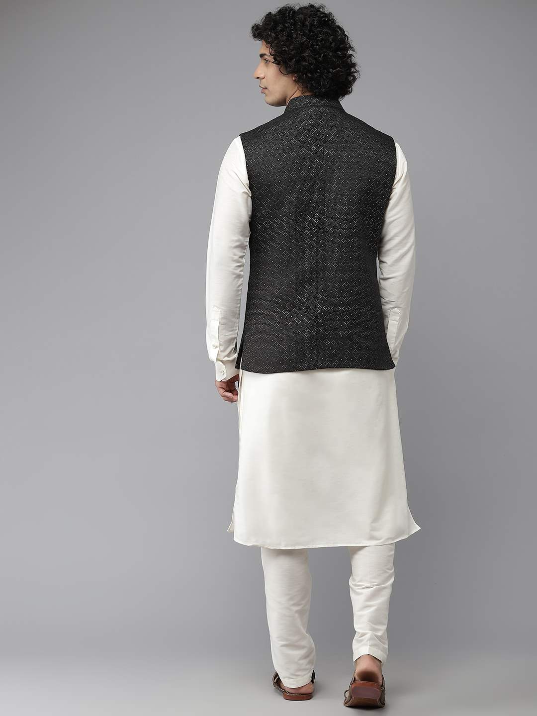 Men Black & White Solid Kurta Pajama With Nehru Jacket